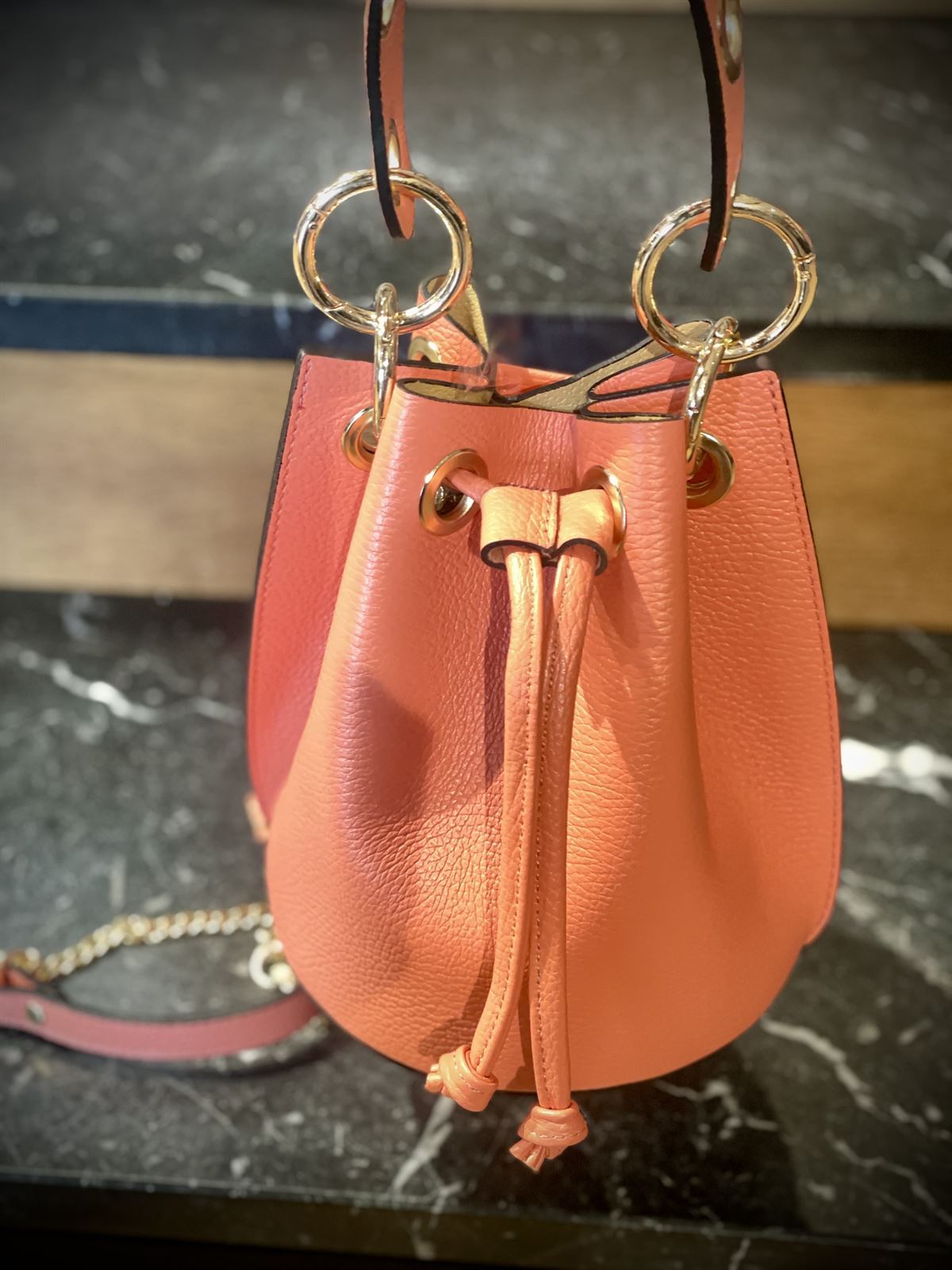 Bolso limosnera bandolera piel naranja - Imagen 4