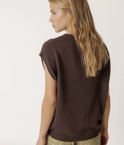 Chaleco Indi & Cold EA520 box bolsillos chocolate - Imagen 2