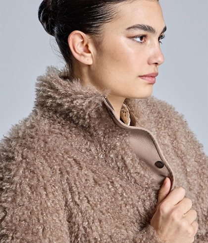 CHAQUETA Alba Conde 6886-576-13 efecto pelo beige - Imagen 2