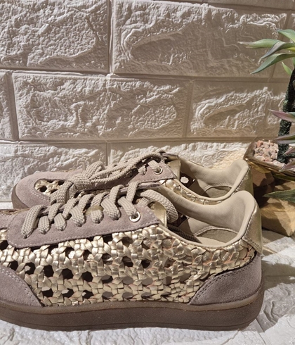 Deportiva Gioseppo IJEBU piel trenzada Oro - Imagen 2