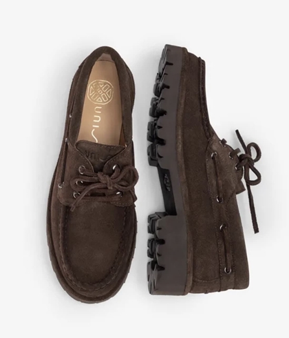 Mocasín UNISA estilo náutico FEUDO_BS ante chocolate. - Imagen 2