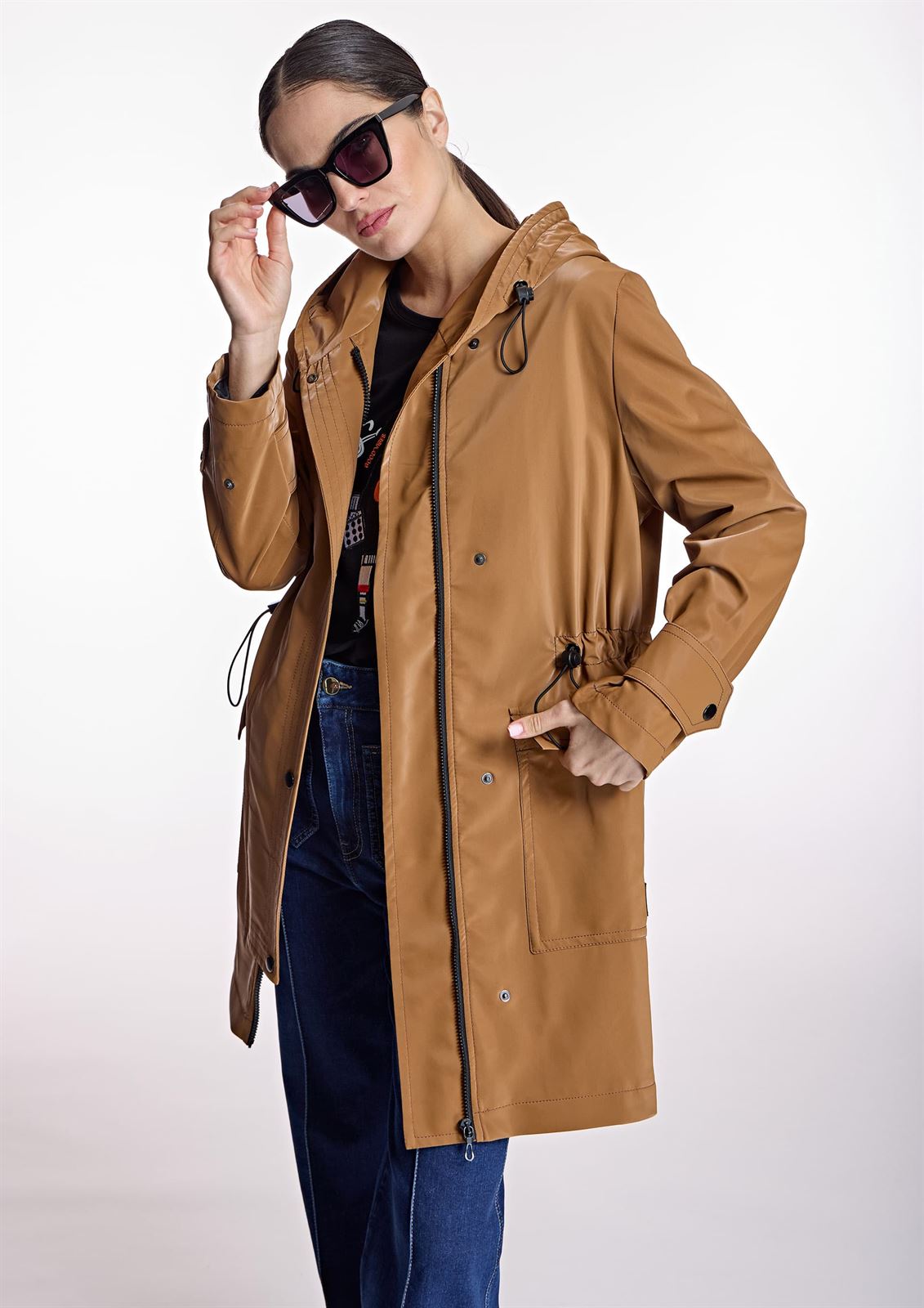 Parka Alba Conde Camel con capucha - Imagen 1