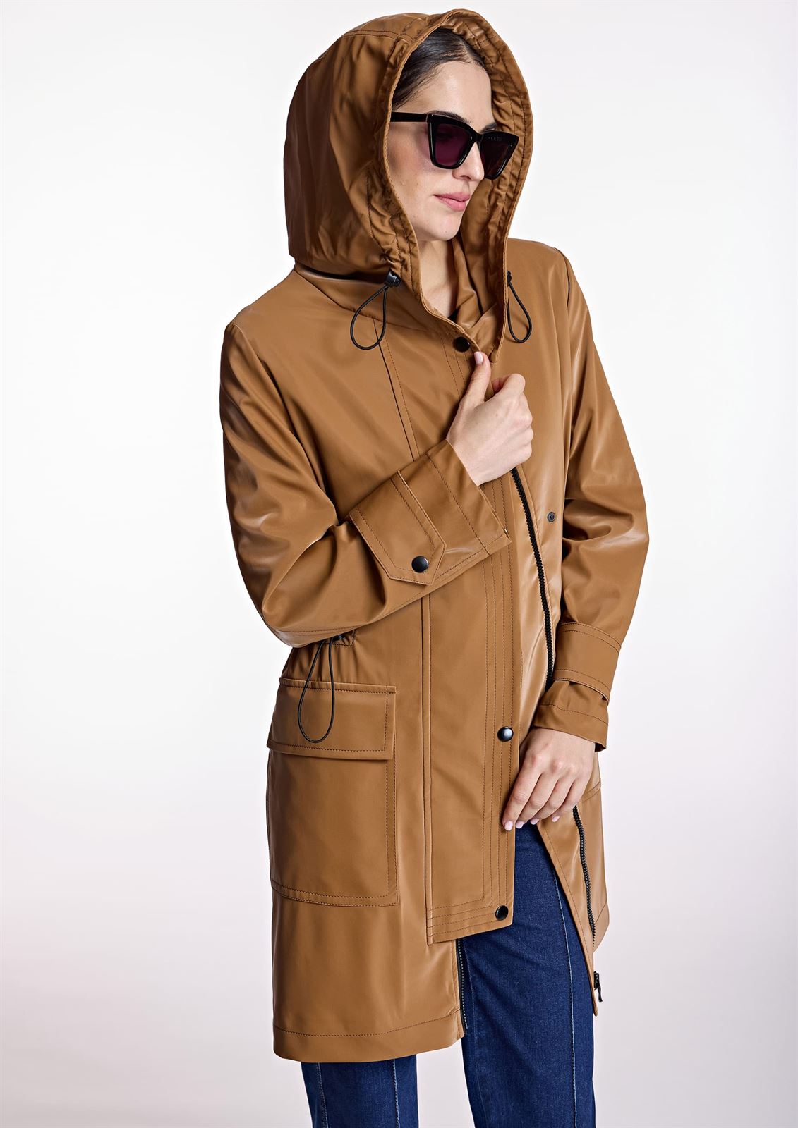 Parka Alba Conde Camel con capucha - Imagen 4