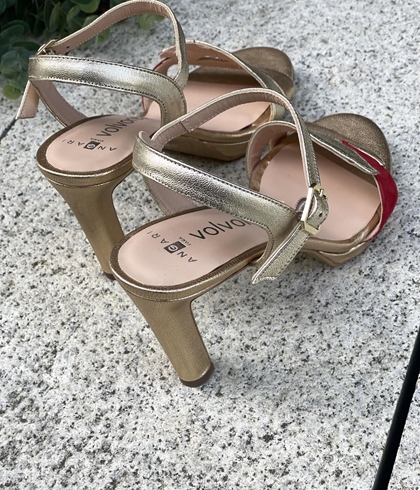 Sandalia Angari hojas dorado y rojo - Imagen 2