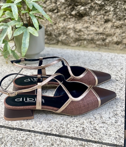 Zapato bailarina Dibia by Ezzio 56145-2 tiras cruzadas cacao y marrón - Imagen 2