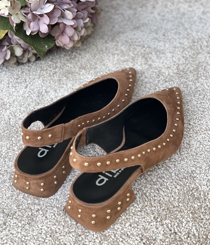 Zapato Dibia by Ezzio 56147 tachas ante marrón - Imagen 2