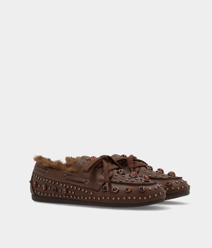 ZAPATO Noa Harmon MOCHA Estilo nautico tachas chocolate - Imagen 2